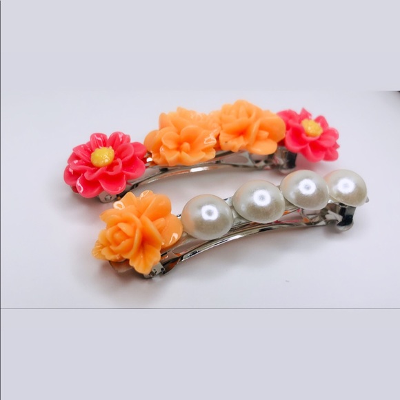♡ 2 for 20$ ♡ Pink Flower Pearl Hair Clips - Picture 3 of 5